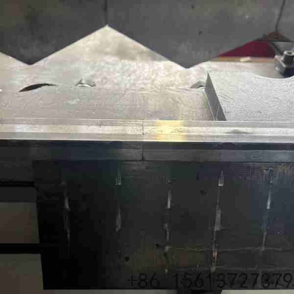 Steel expanded mesh making machine engineered for high-volume production of diamond-shaped metal meshes