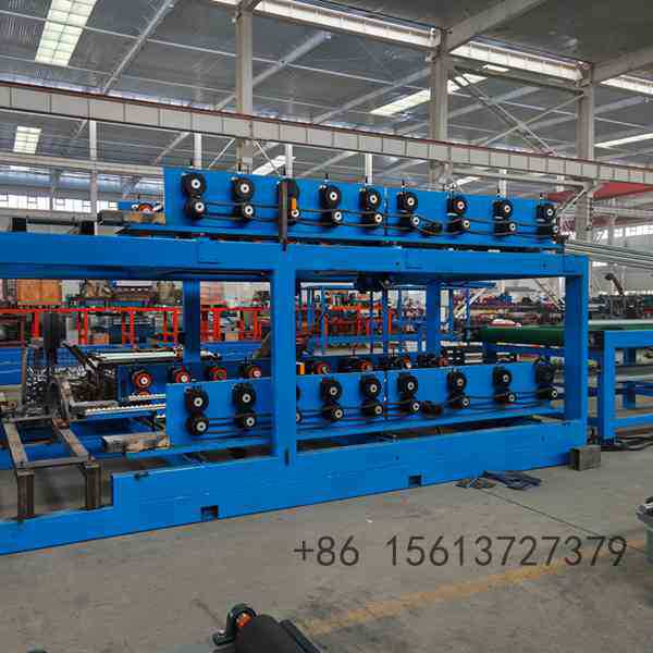 transportador-de-dupla-esteira-reforcado-garantindo-espessura-uniforme-do-painel