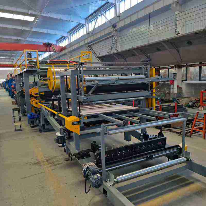estacao-de-conformacao-de-precisao-para-chapas-metalicas-de-painel-sandwich