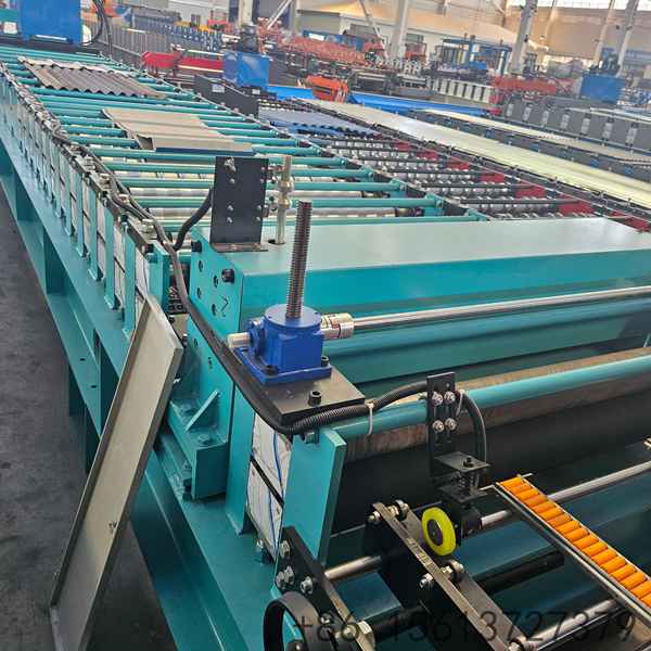 maquina-de-perfilagem-de-telhas-xn01-para-producao-de-coberturas