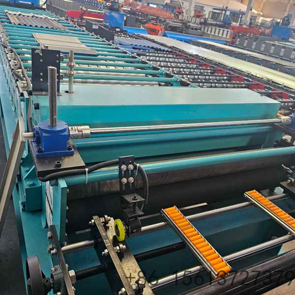 estacao-de-conformacao-de-precisao-do-modelo-xn01-para-telhas-metalicas