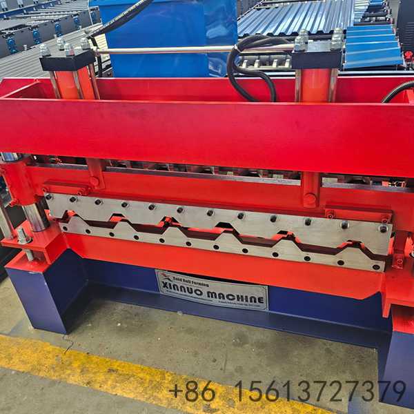 painel-de-controle-PLC-avancado-com-tela-sensivel-ao-toque