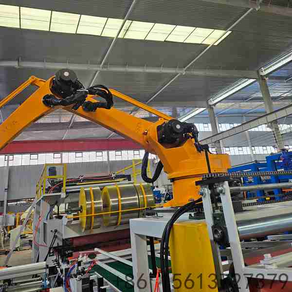 estacao-de-conformacao-de-precisao-para-paineis-sanduiche-metalicos-com-rolos-de-acabamento-superior-e-alta-velocidade-de-producao