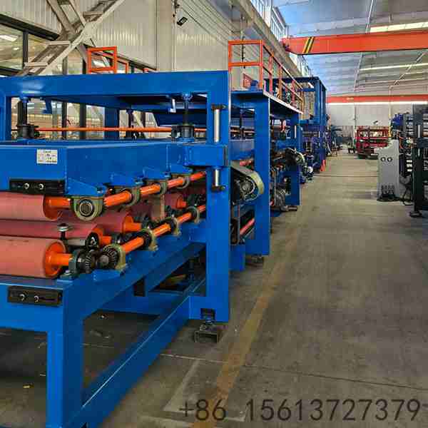 systeme-decoiler-hydraulique-pour-bobines-d-acier-galvanise-ou-aluzinc-avec-capacite-de-charge-elevee-et-alimentation-precise