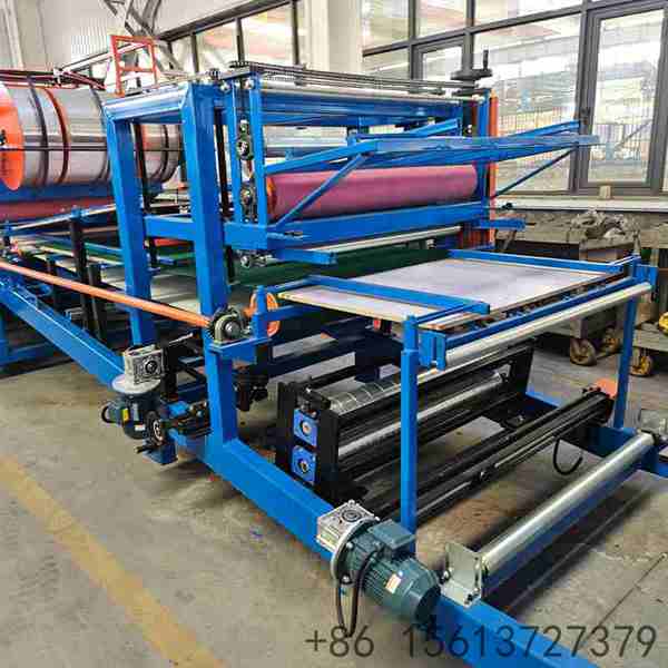 machine-automatique-pour-panneaux-sandwich-laine-de-roche-et-eps-pour-fabrication-continue-de-panneaux-isolants-thermiques-et-acoustiques