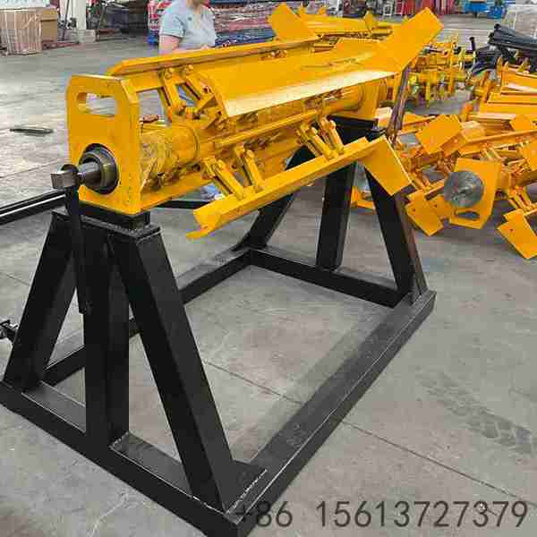 heavy-duty-decoiler-with-safety-locking-mechanism-for-secure-coil-handling