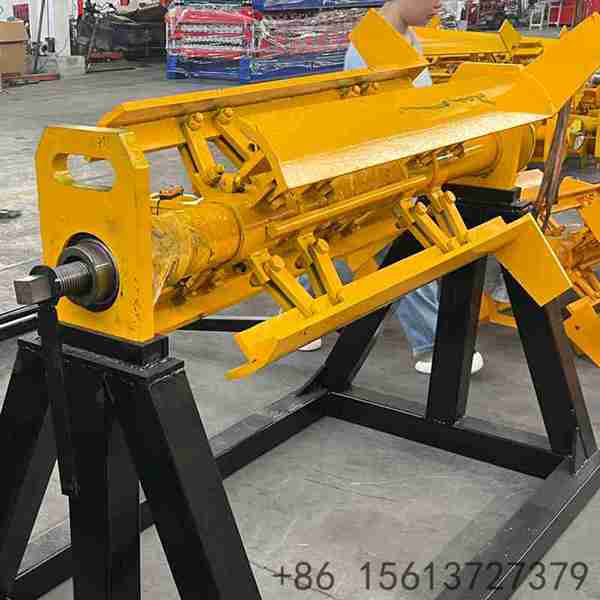 robust-manual-uncoiling-machine-with-adjustable-tension-control-for-steel-coils