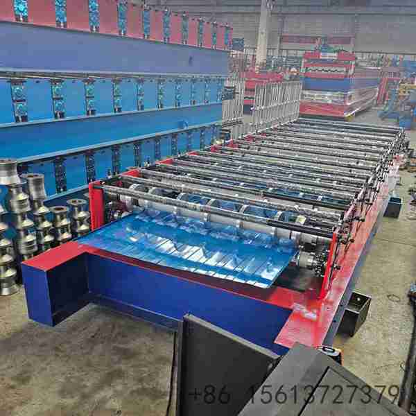 synchronized-hydraulic-cutting-system-executing-exact-cuts-for-sandwich-wall-panels-with-clean-burr-free-edges