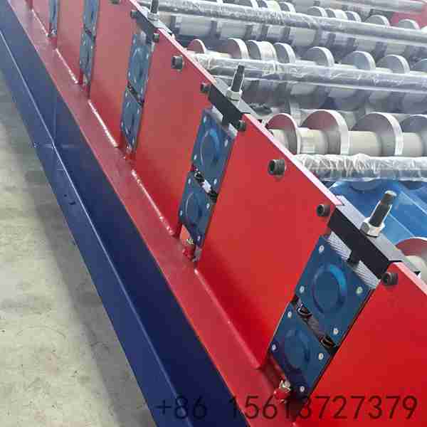 precision-roll-forming-stations-for-five-crown-panels-with-hard-chrome-plated-rollers-for-impeccable-finish