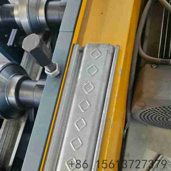reinforced-machine-frame-ensuring-stability-and-zero-vibration-during-servo-tracking-cutting