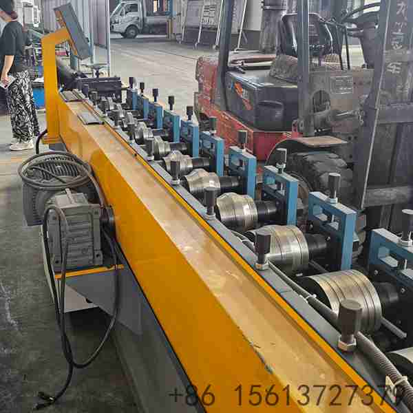 hydraulic-decoiler-system-for-galvanized-steel-coils-with-precise-tension-control-and-smooth-feeding