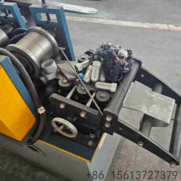 servo-tracking-cutting-system-executing-exact-cuts-for-omega-channels-without-stopping-line