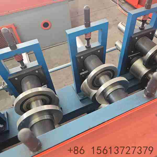 intelligent-automatic-c-purlin-equipment-with-servo-control