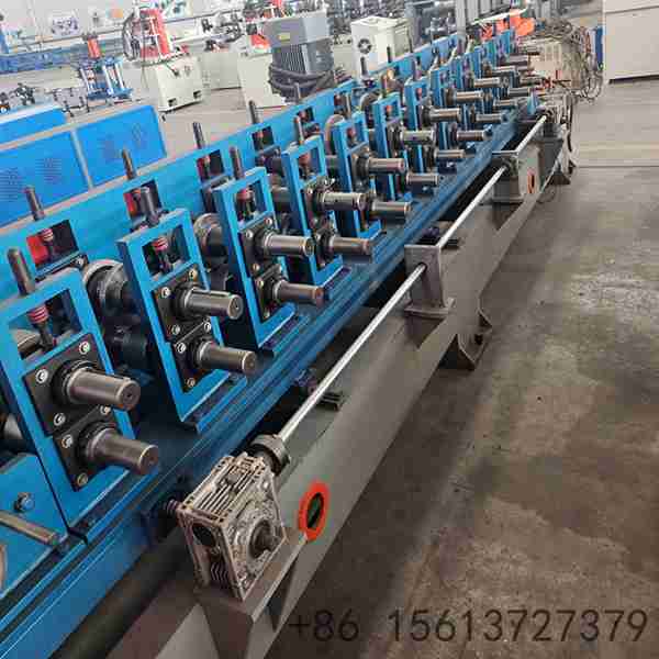 auto-adjustable-c-stud-equipment-with-precision-hole-punching