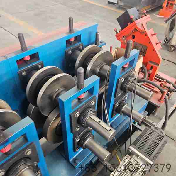 heavy-duty-auto-changeable-c-purlin-machine-with-reinforced-frame
