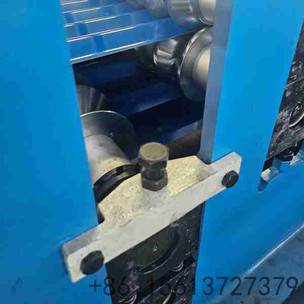 double-layer-roof-tile-machine-without-hydraulic-cutting-head-for-continuous-production