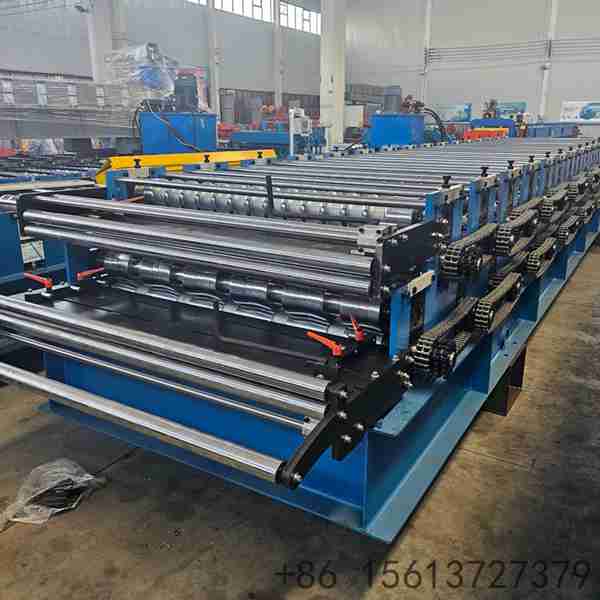 precision-corrugated-panel-forming-rollers-without-cutter-in-action