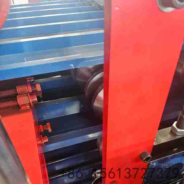 triple-layer-steel-tile-press-machine-with-independent-forming-systems