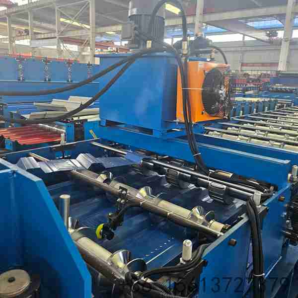 four-peak-floor-deck-roll-forming-machine-with-reinforced-heavy-duty-steel-frame