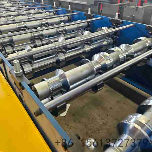 heavy-duty-hydraulic-cutting-system-for-four-peak-floor-deck-steel-sheets