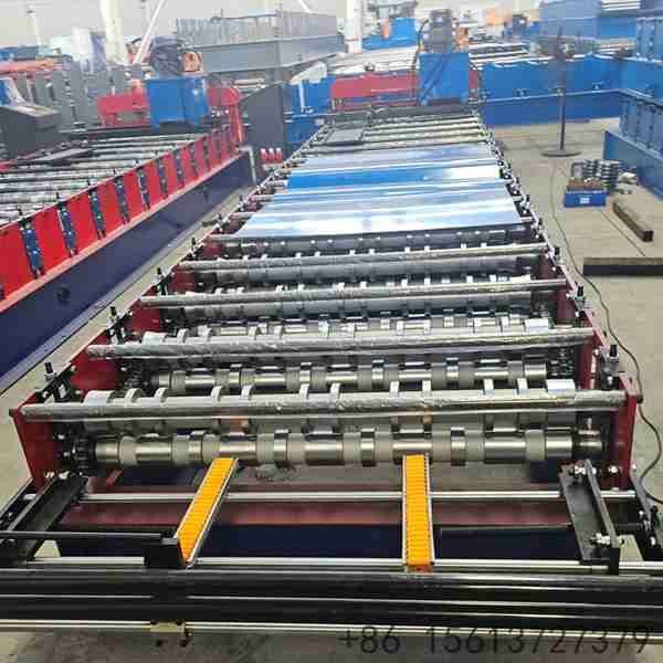 Industrial-trapezoidal-metal-roofing-sheet-roll-forming-machine-with-high-speed-PLC-control-for-efficient-factory-production