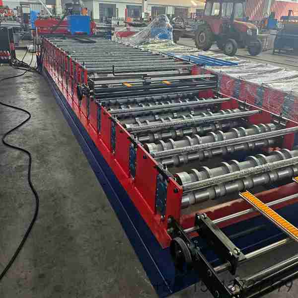 High-speed-fully-automatic-double-layer-wall-panel-and-trapezoidal-roofing-machine-for-smart-manufacturing