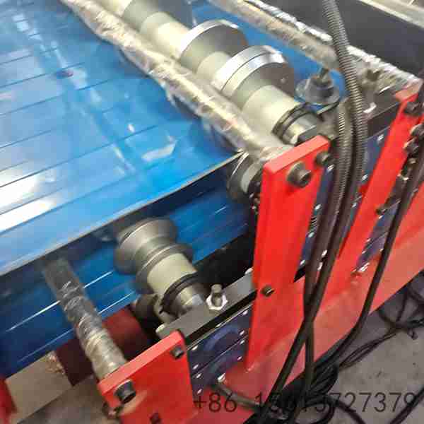 Bespoke-profile-double-layer-roofing-machine-showing-high-accuracy-rollers-for-specialized-construction