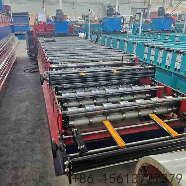 Precision-chrome-plated-rollers-on-high-speed-forming-layer-ensuring-consistent-accuracy-at-max-throughput