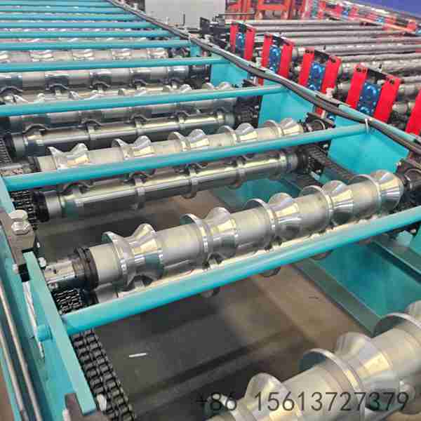 Aesthetic-metal-wall-panel-former-showing-precision-mirror-polished-rollers-for-scratch-free-finish