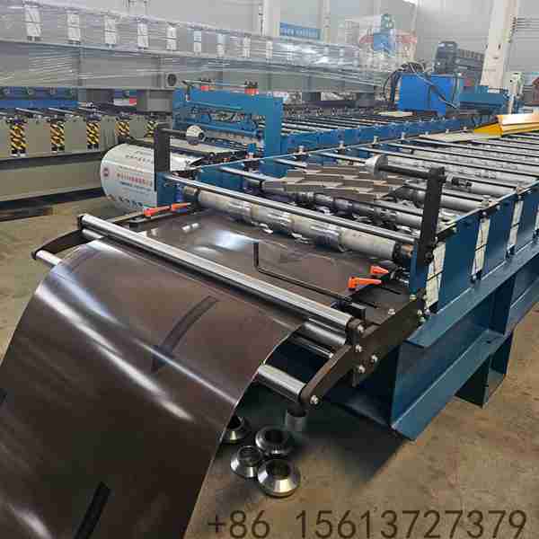 Precision-chrome-plated-forming-rollers-on-820-glazed-tile-machine-ensuring-scratch-free-surface