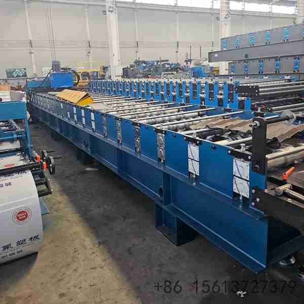 Precision-hard-chrome-plated-rollers-on-high-speed-820-forming-layer-ensuring-accuracy