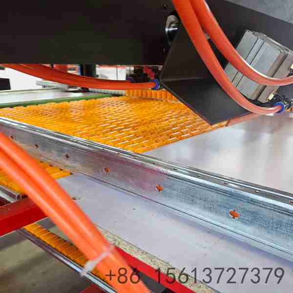 Heavy-duty-continuous-laminating-press-for-dense-rock-wool-core-compression-and-flat-surfaces