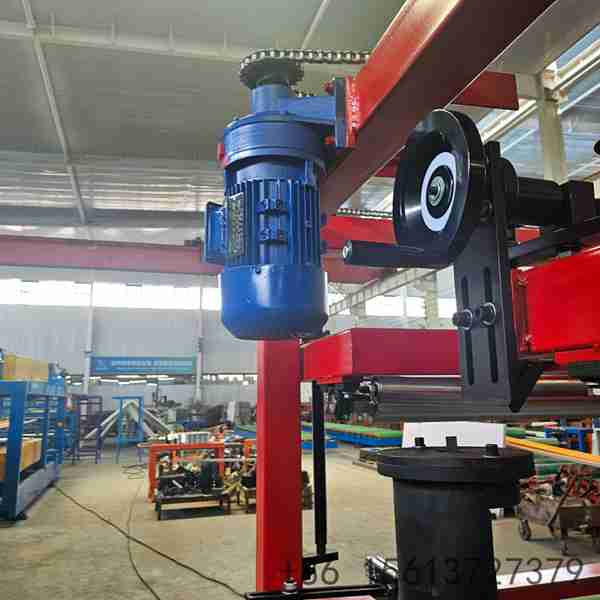 Synchronized-flying-saw-cutting-unit-on-panel-line-providing-clean-and-accurate-panel-edges