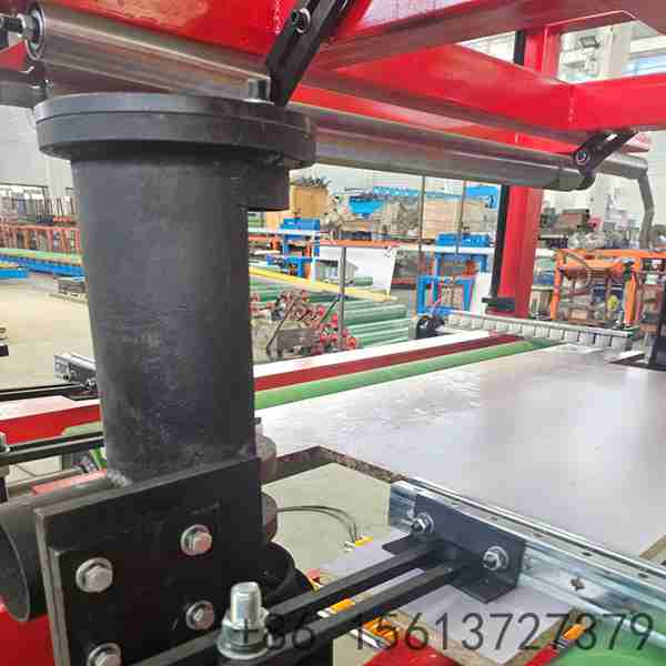 Reinforced-synchronized-cutting-unit-designed-for-abrasive-rock-wool-core-processing