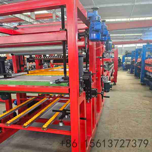 High-precision-glue-spraying-station-on-rockwool-panel-line-for-permanent-core-bonding