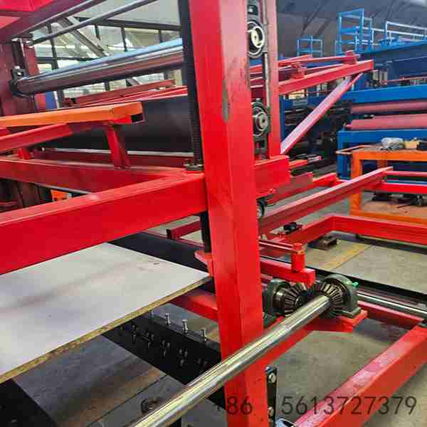 Versatile-joint-type-rock-wool-and-EPS-sandwich-panel-production-line-for-custom-profile-forming