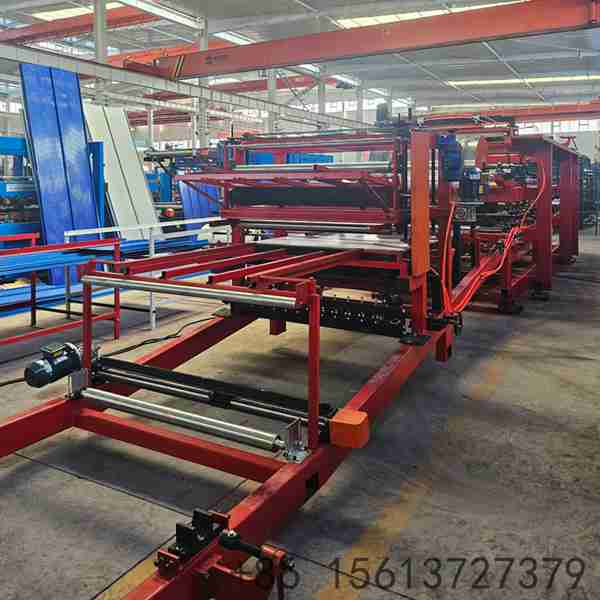 Interchangeable-forming-roller-system-on-sandwich-panel-line-for-lap-cap-and-secret-fix-profiles