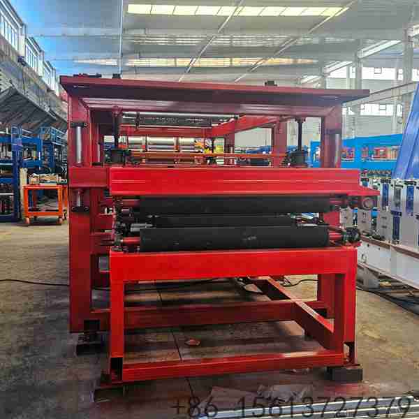 Stable-hydraulic-laminating-press-unit-on-value-tier-sandwich-panel-line-for-uniform-thickness