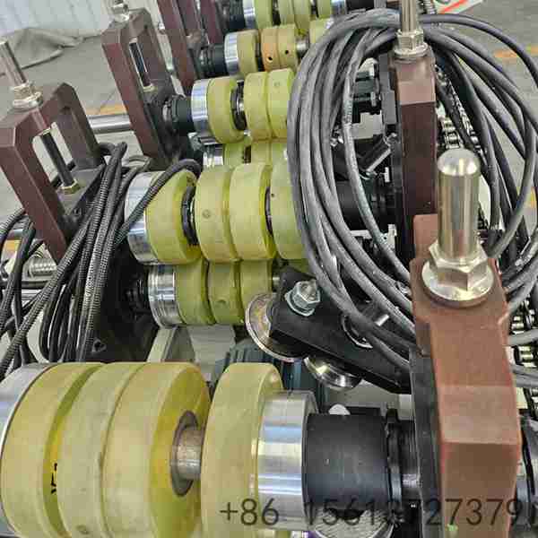 Estrutura-reforçada-de-16mm-em-máquina-de-perfilagem-de-caixa-de-persiana-para-estabilidade