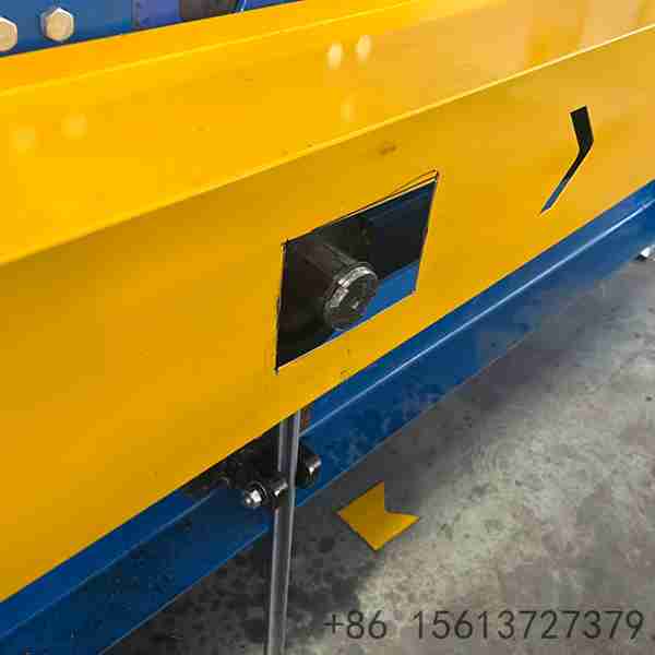 Floor-deck-machine-showing-deep-rib-forming-stations-with-hard-chromium-rollers