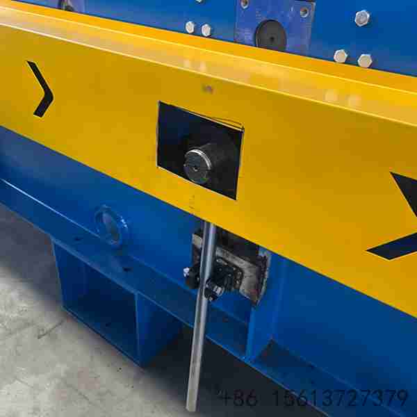 Heavy-duty-floor-deck-roll-forming-machine-for-open-and-closed-composite-deck-profiles