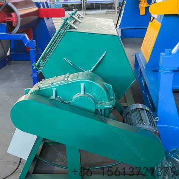 Steel-wire-nails-tumbling-with-sawdust-media-inside-polishing-barrel