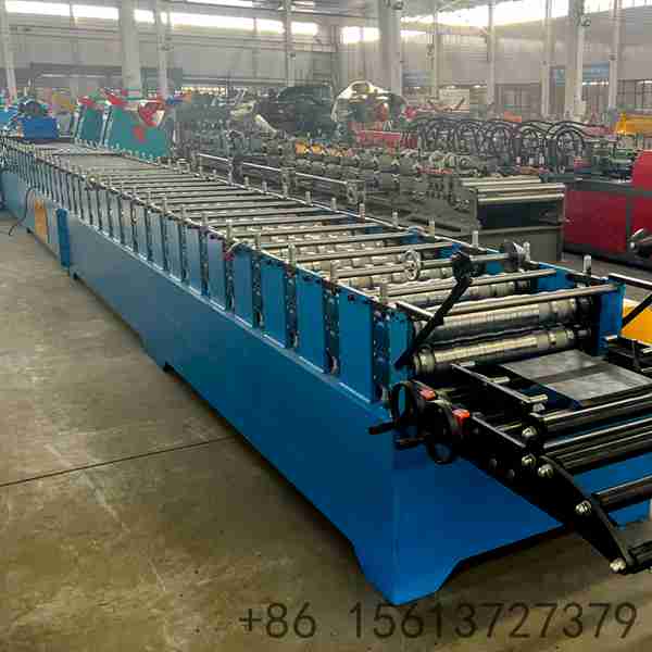 Hard-chromium-plated-rollers-protecting-decorative-coating-of-sheet