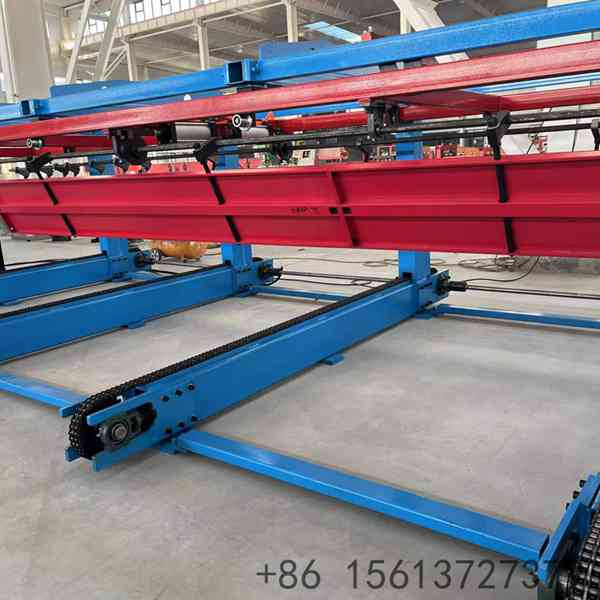 Roller-infeed-matching-line-speed-of-profiled-sheet-stacking-unit