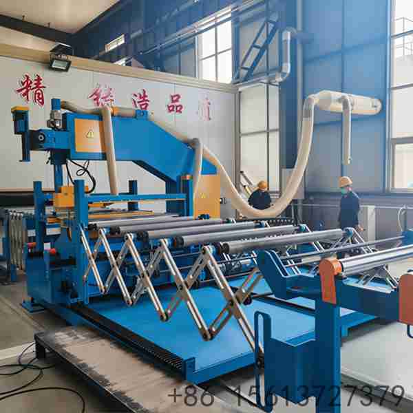 decoiler-feeding-steel-coil-to-pu-panel-line