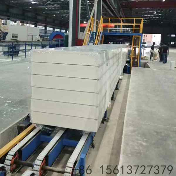 automatic-length-cutting-of-pu-sandwich-panel