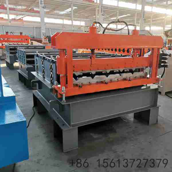 18-station-six-rib-forming-rollers-close-up