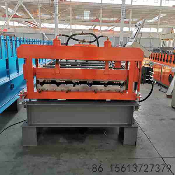 770mm-six-rib-panel-exiting-forming-stations