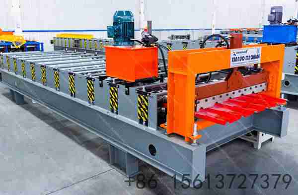 steel-coil-feeding-into-770-six-rib-forming-line