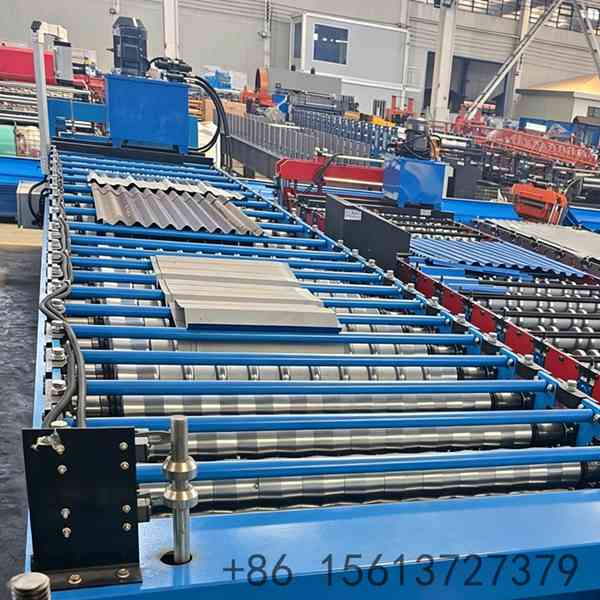 750mm-corrugated-panel-exiting-forming-stations